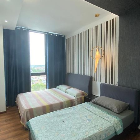 8Pax Cozy Home Stay Jazz Suites 1 Vivacity Kuching Sarawak 3Br Exterior photo